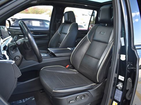 Used 2023 Cadillac Escalade ESV Sport image 14