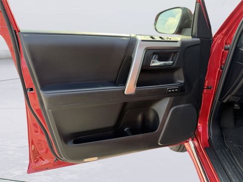 Used 2023 Toyota 4Runner Limited AWD/4WD image 11