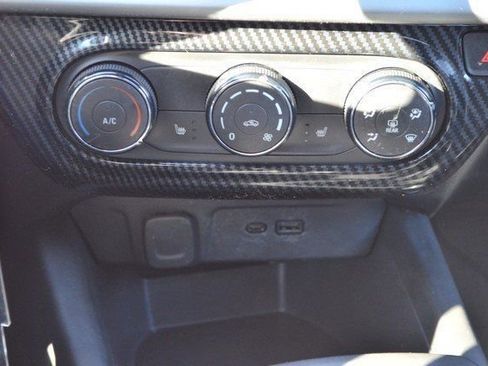 Used 2024 Chevrolet Trax RS image 28