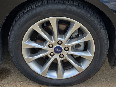 Used 2019 Ford Fusion SE FWD image 7