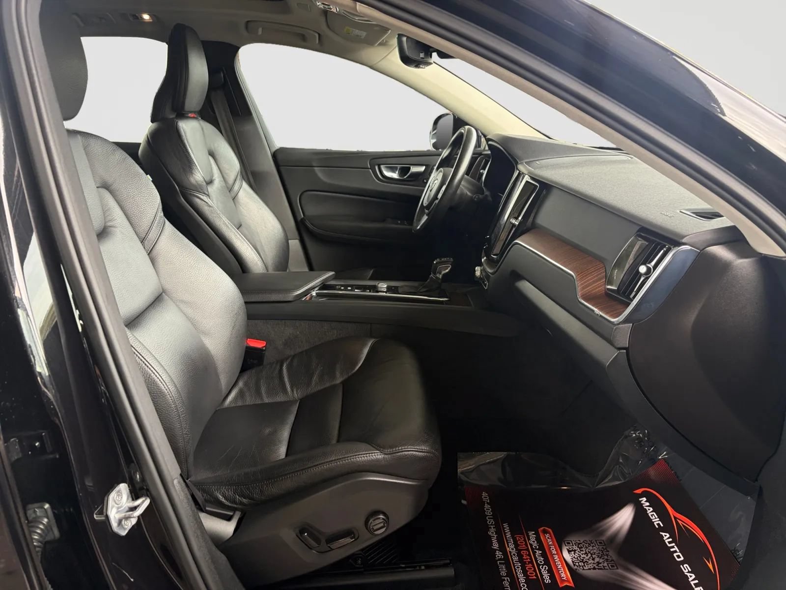Used 2021 Volvo XC60 T5 Momentum w/ Protection Package Premier AWD/4WD image 20