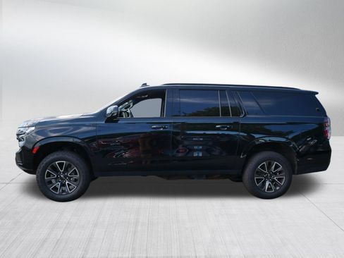 Used 2022 Chevrolet Suburban Z71 w/ Z71 Off-Road Package AWD/4WD image 4