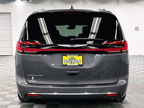 Used 2021 Chrysler Pacifica Touring-L w/ Uconnect Theater Family Group image 4