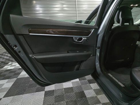 Used 2018 Volvo S90 T6 Momentum w/ Momentum Plus Package image 35
