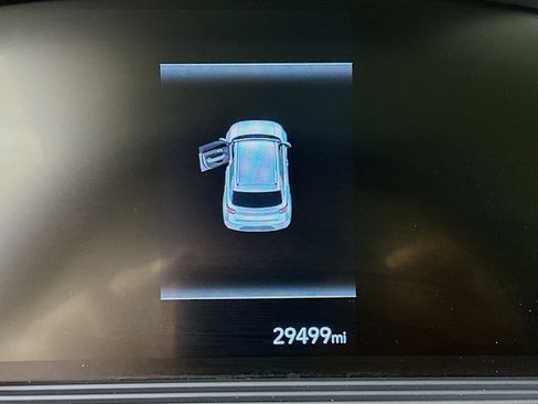 Used 2025 Hyundai Venue SEL FWD image 18