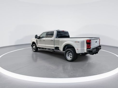 Used 2026 Ford F350 Lariat AWD/4WD image 6