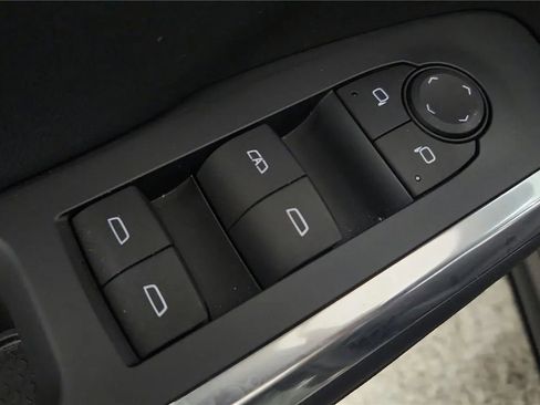 Used 2024 Chevrolet Traverse Z71 image 23