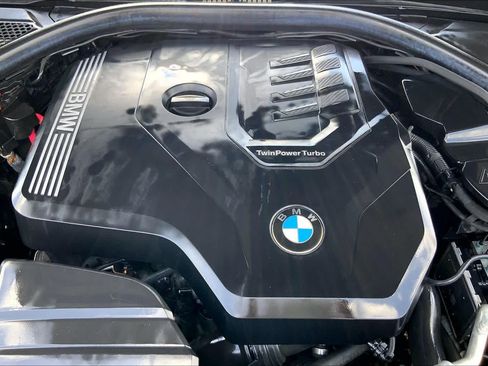 Used 2021 BMW 330i Sedan w/ Convenience Package RWD image 32
