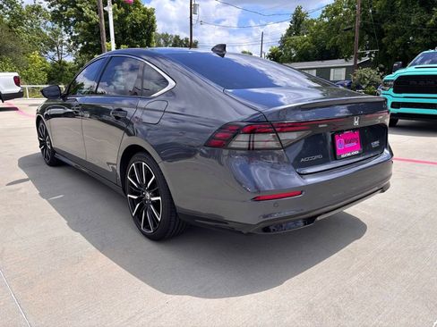 Used 2024 Honda Accord Touring image 9