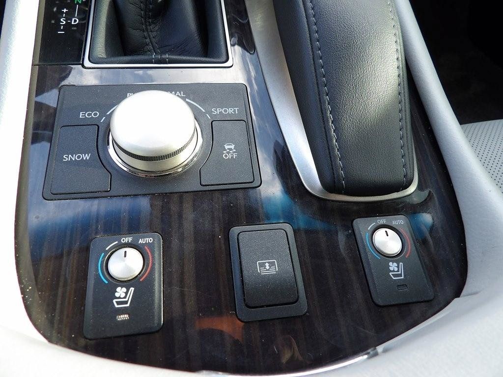 Used 2014 Lexus LS 460 w/ Comfort Package RWD image 26