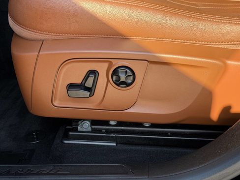 Used 2018 Maserati Levante image 5