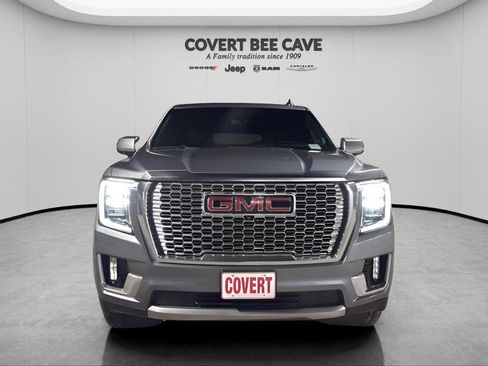 Used 2021 GMC Yukon Denali w/ Denali Premium Package image 8