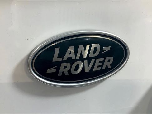 Used 2017 Land Rover Range Rover Evoque SE Premium image 9