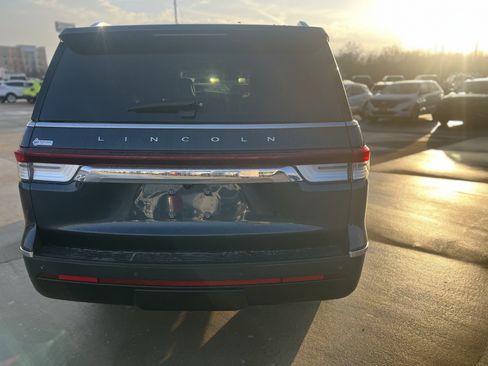 Used 2022 Lincoln Navigator L Reserve image 7