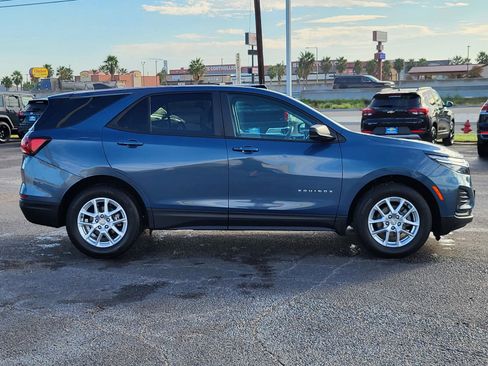 Used 2024 Chevrolet Equinox LS w/ LS Convenience Package image 6