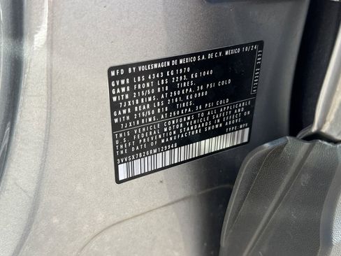 Used 2024 Volkswagen Taos SE image 30
