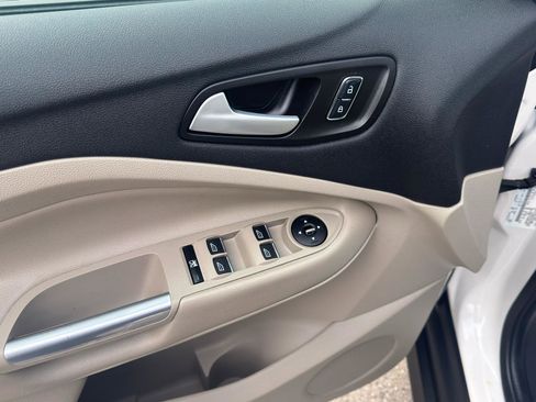Used 2015 Ford C-MAX Energi SEL w/ Equipment Group 301A FWD image 11