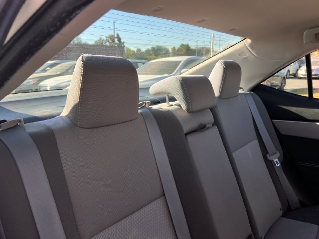 Used 2017 Toyota Corolla LE w/ Carpet Mat Package (TMS) FWD image 25