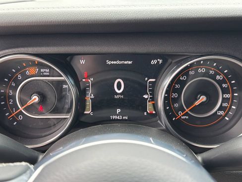 Used 2023 Jeep Wrangler Unlimited Sahara AWD/4WD image 26