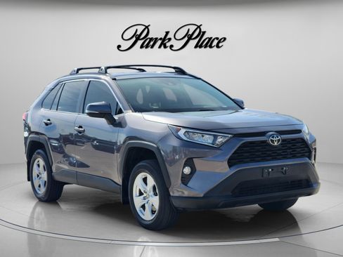 Used 2021 Toyota RAV4 XLE image 4