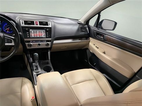 Used 2015 Subaru Outback 3.6R Limited image 31