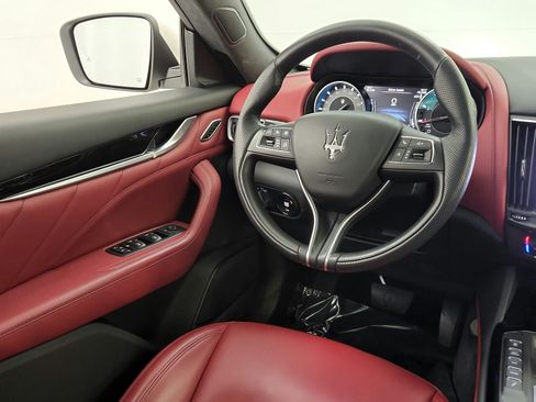 Used 2023 Maserati Levante GT AWD/4WD image 22