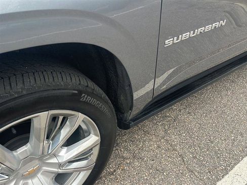 Used 2022 Chevrolet Suburban High Country w/ Premium Package 2 image 4