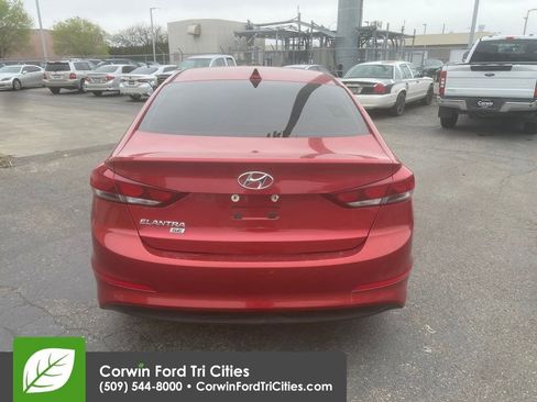 Used 2017 Hyundai Elantra SE image 9