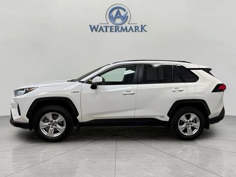 Used 2021 Toyota RAV4 LE image 2