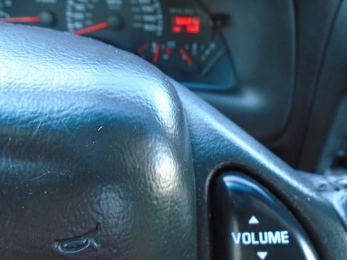 Used 2002 Chevrolet Camaro Z28 RWD image 12