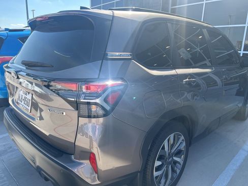 Used 2025 Subaru Forester Touring image 5