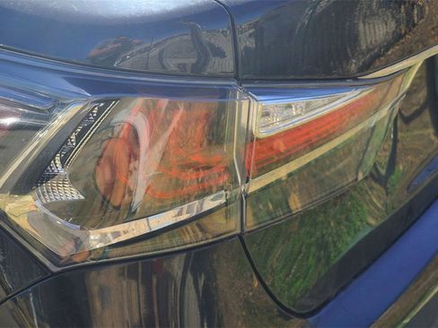 Used 2016 Lexus GS 200t image 8