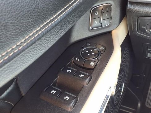 Used 2019 Ford Expedition Platinum AWD/4WD image 18