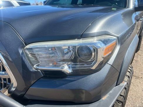 Used 2017 Toyota Tacoma SR5 image 11