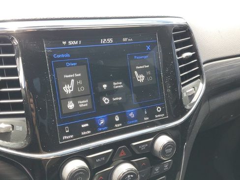 Used 2019 Jeep Grand Cherokee Altitude AWD/4WD image 21