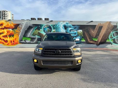 Used 2008 Toyota Sequoia Limited RWD image 2