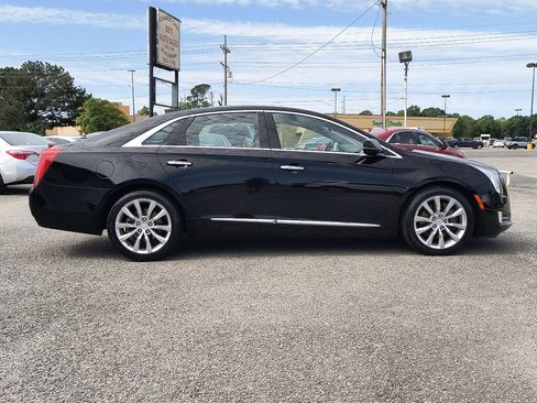Used 2017 Cadillac XTS Luxury image 7