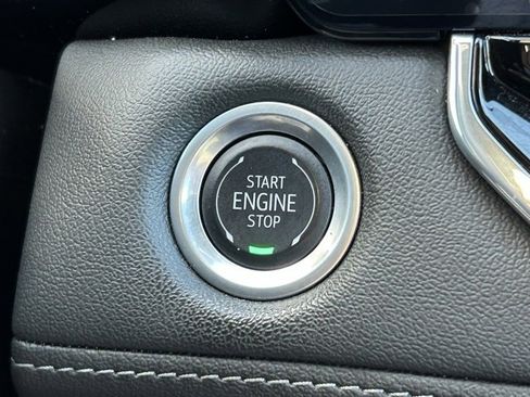 Used 2024 Chevrolet Colorado LT image 25