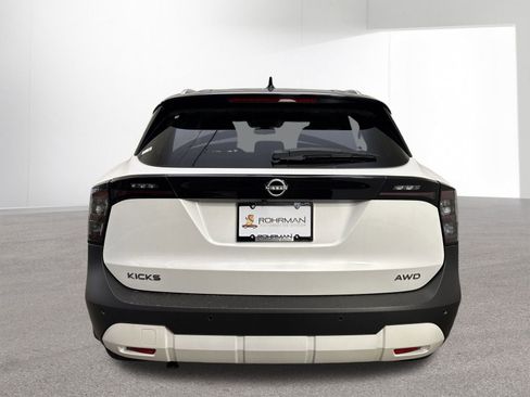 New 2025 Nissan Kicks SV w/ SV Premium Package image 33