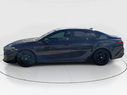 Used 2026 Toyota Camry SE FWD image 4