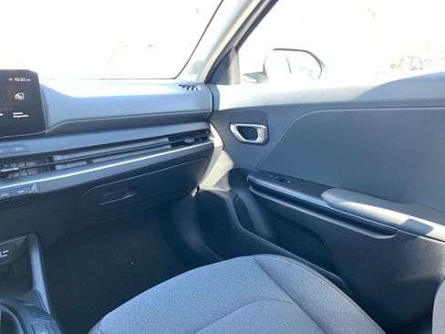 Used 2025 Kia K4 FWD image 35