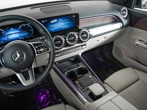 Certified 2023 Mercedes-Benz EQB 300 4MATIC image 18