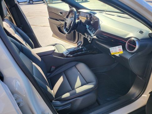 New 2026 Chevrolet Trax RS w/ Driver Confidence Package image 17