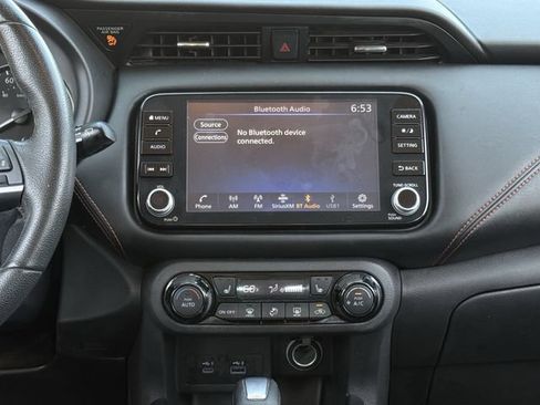 Used 2021 Nissan Kicks SR w/ SR Premium Package FWD image 17
