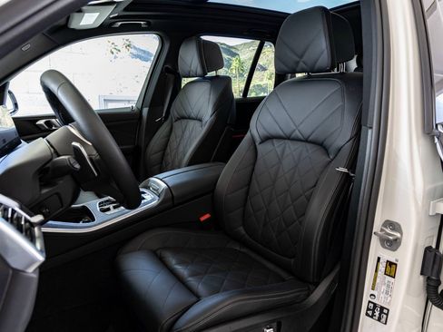 Certified 2025 BMW X5 xDrive40i w/ M Sport Package image 20