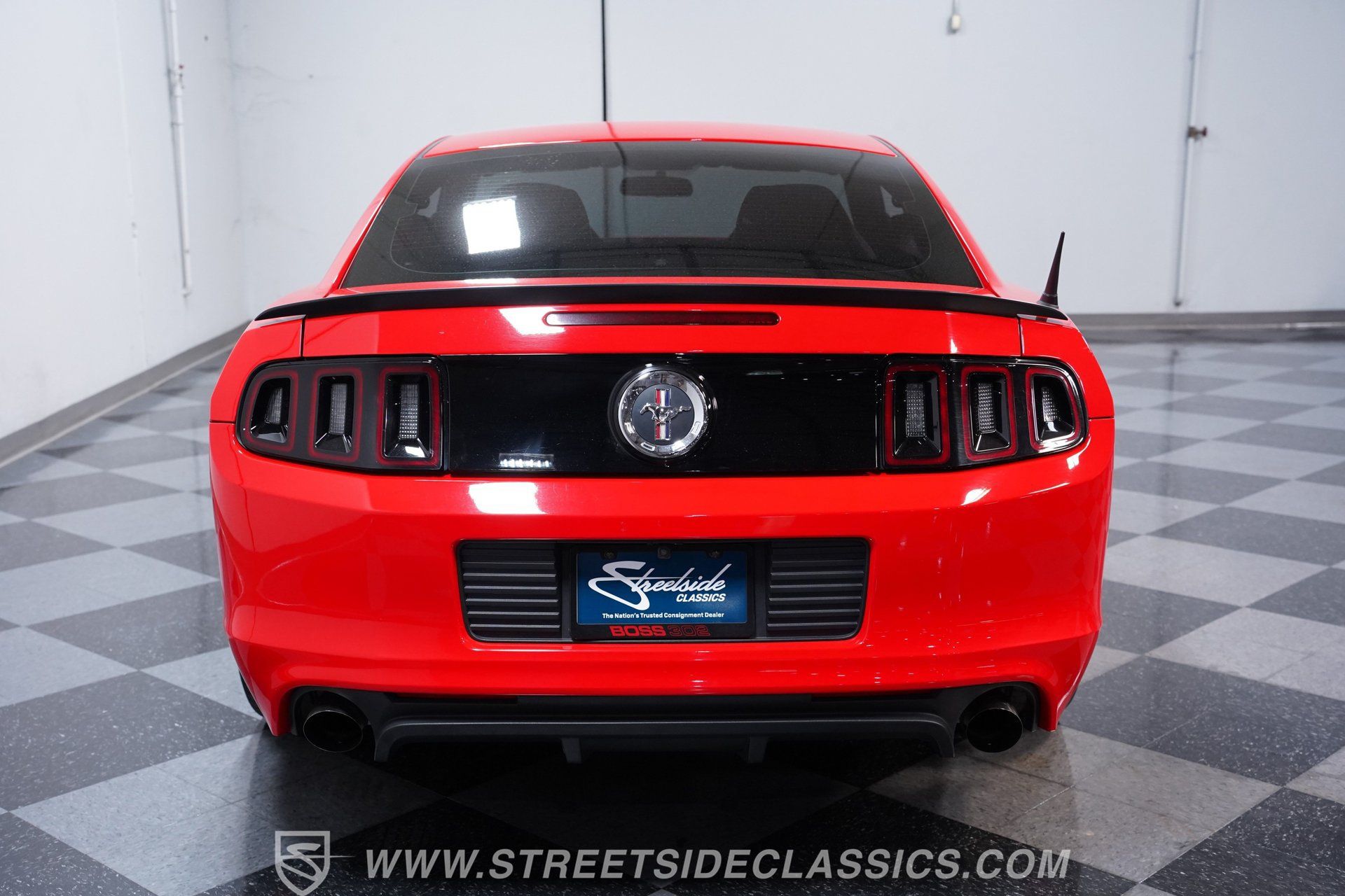 Used 2013 Ford Mustang Boss 302 w/ Boss 302 Accessory Pkg RWD image 9