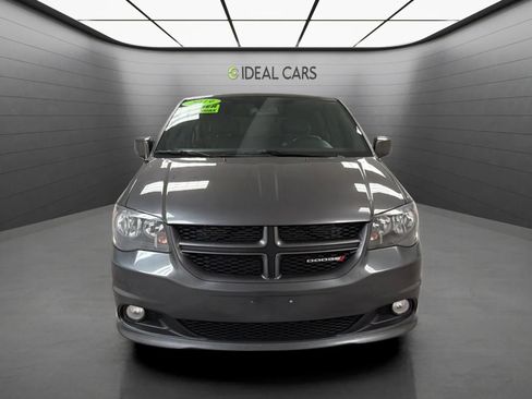Used 2019 Dodge Grand Caravan GT FWD image 2