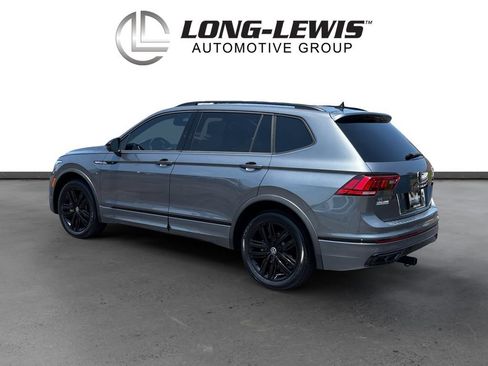 Certified 2022 Volkswagen Tiguan SE R-Line FWD image 4