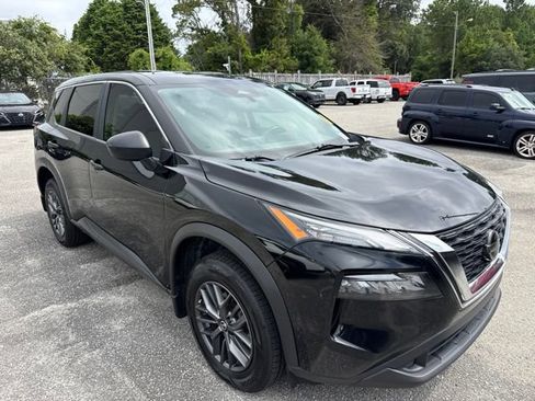 Used 2021 Nissan Rogue S FWD image 2