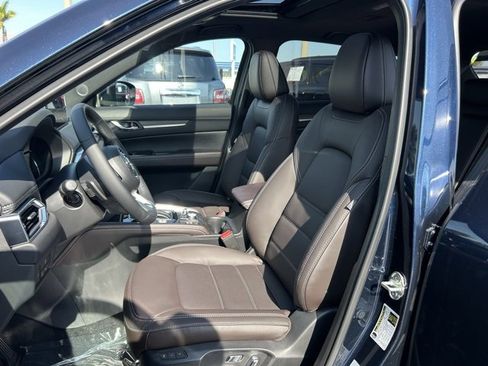 New 2025 MAZDA CX-5 Signature image 9